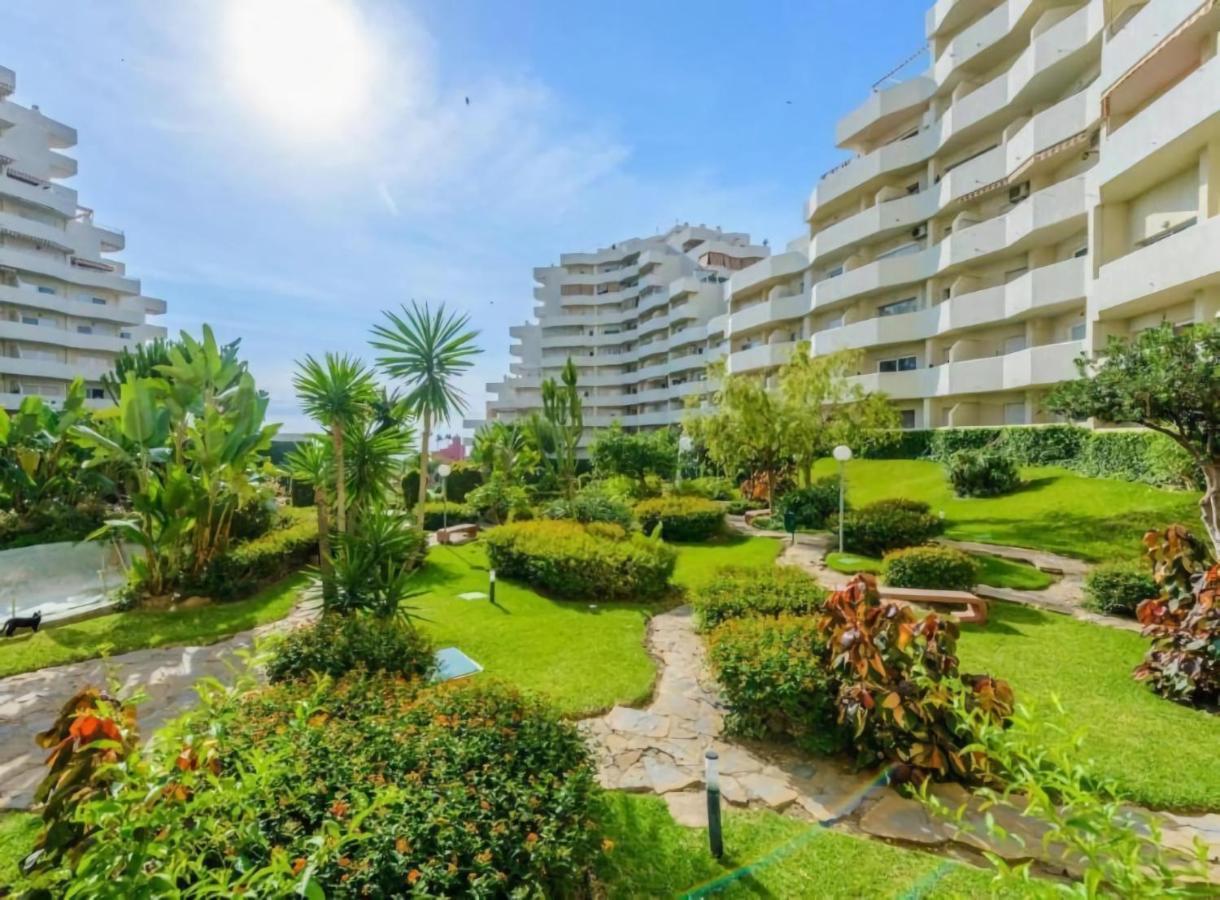 Apartamentos Benalbeach Беналмадена Екстериор снимка
